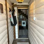 хатка у долині